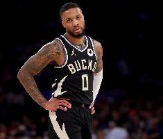 九游体育官网app-Shams：利拉德预计能在接下来的几周内获得批准 恢复篮球活动