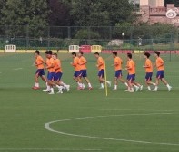 7月8日，山东泰山队在教练团队的带领下进行恢复训练